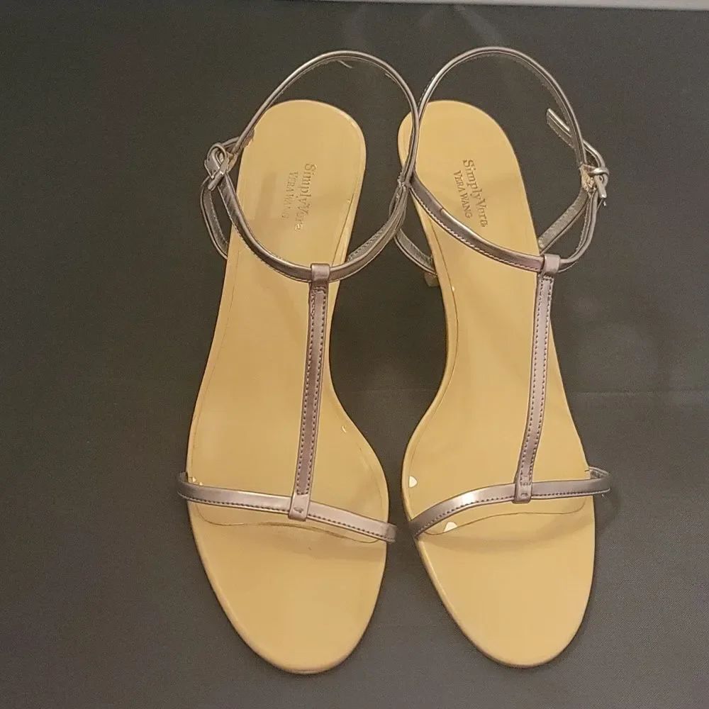 SIMPLY VERA VERA WANG LOW-HEEL SLIP-ON WOMEN"S SANDAL R3